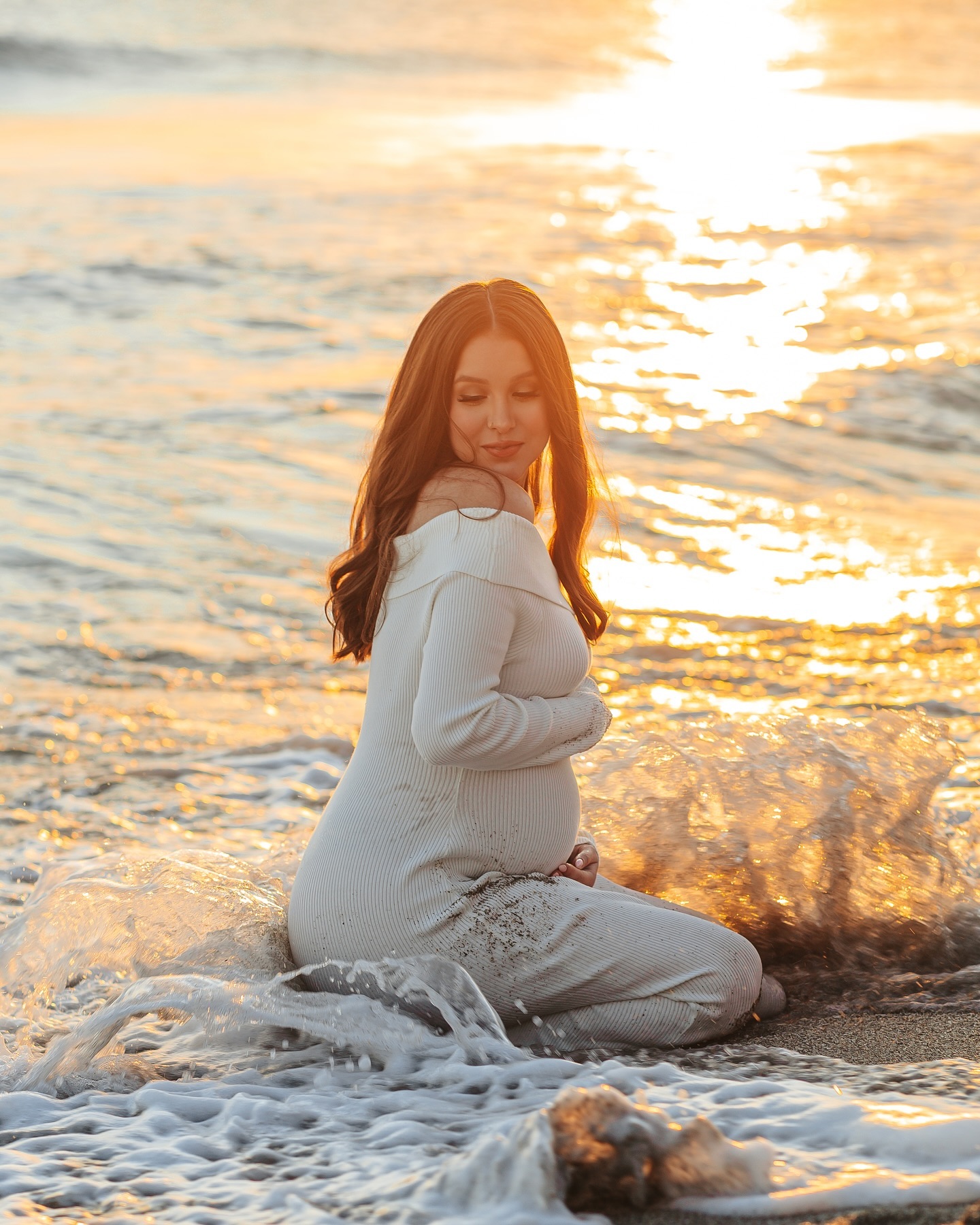 Maternity photography by IRINA TRAVNIKOVA